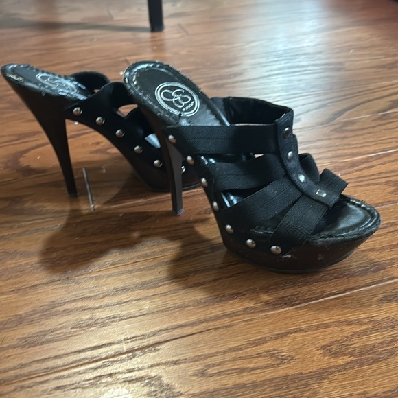 Jessica Simpson platform heels - Picture 2 of 5